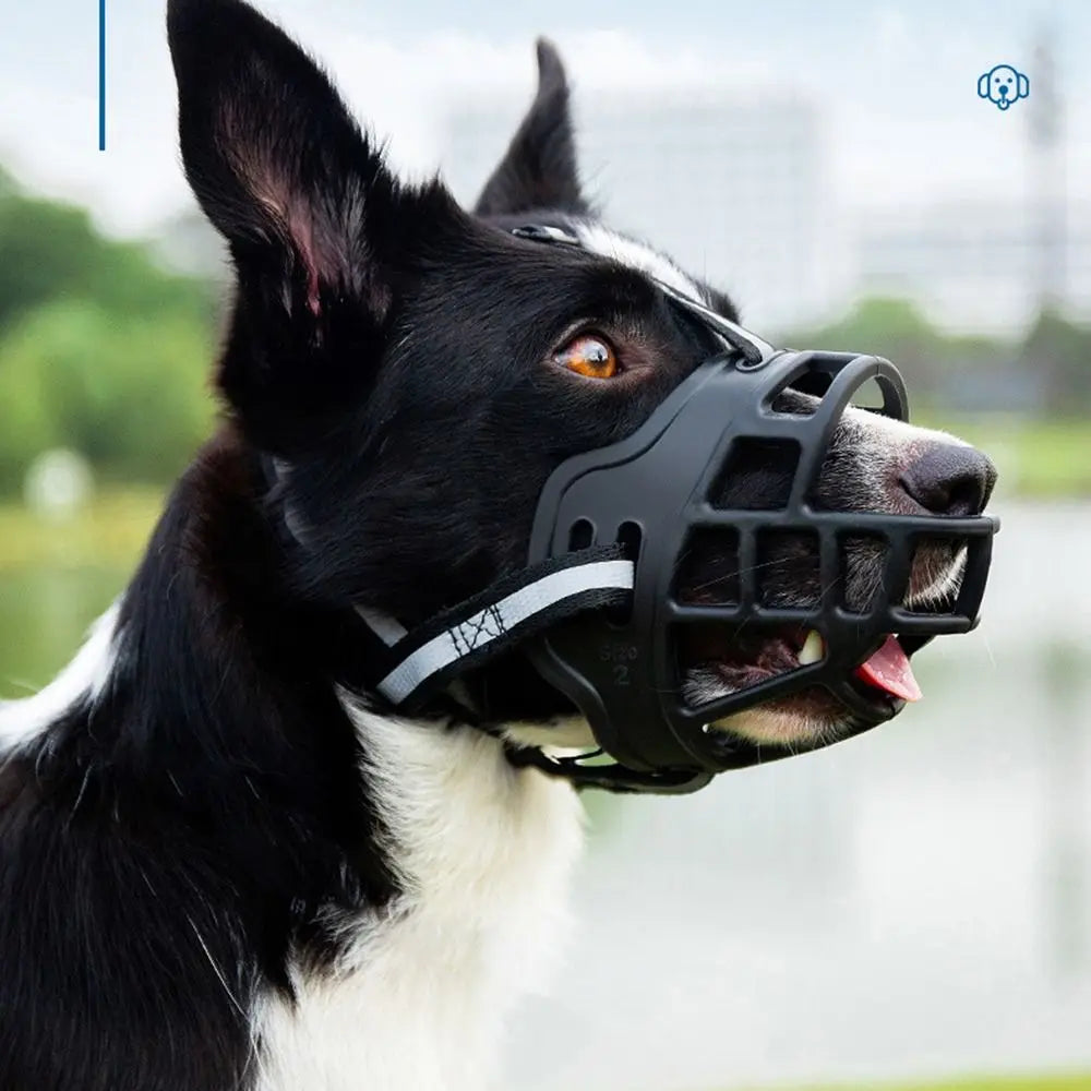 Adjustable Dog Muzzle Breathable Plastic Mouth Cover With Reflective Strip